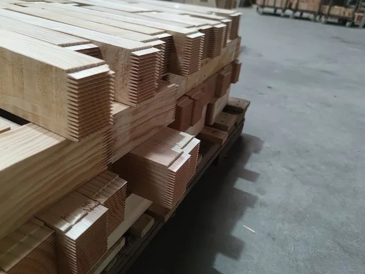 Best Selling OEM and ODM High Quality Fingerjoint Wood Finger Joint Lumber Board Wholesale Pine/Paulownia Edge Glued Panel/ Finger Joint Board/ for Furniture